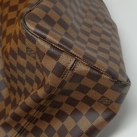 Louis Vuitton Damier Ebene Neverfull MM - Picture 11 of 14